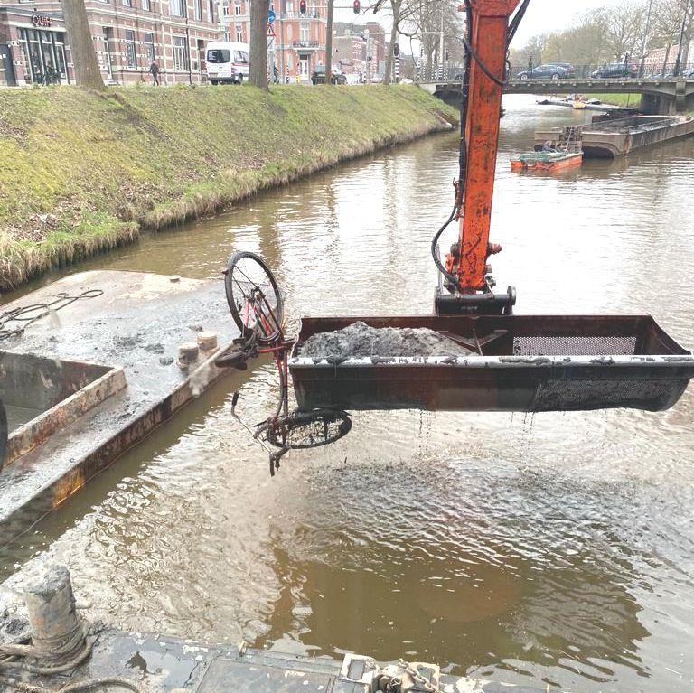 Fiets opgevist uit Bredase singel